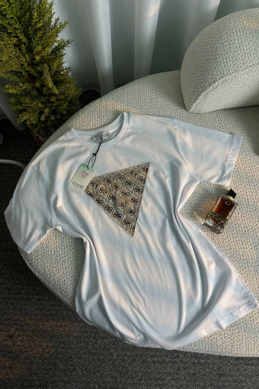 تي شيرت Guess